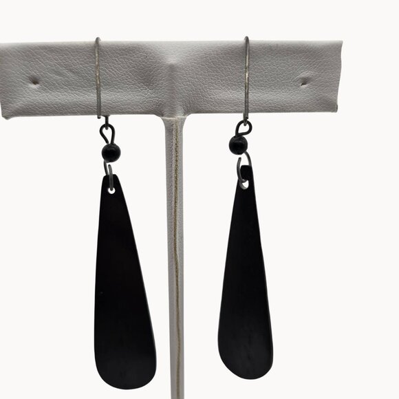 Boho African American Style Faux Batik Bone Swirl White Black Tapered Earrings - Picture 4 of 6